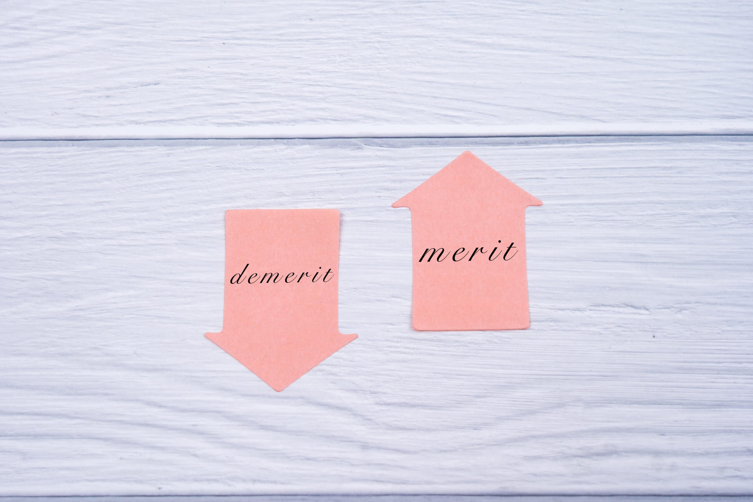 それぞれの矯正方法のメリット・デメリットと選び方のポイント